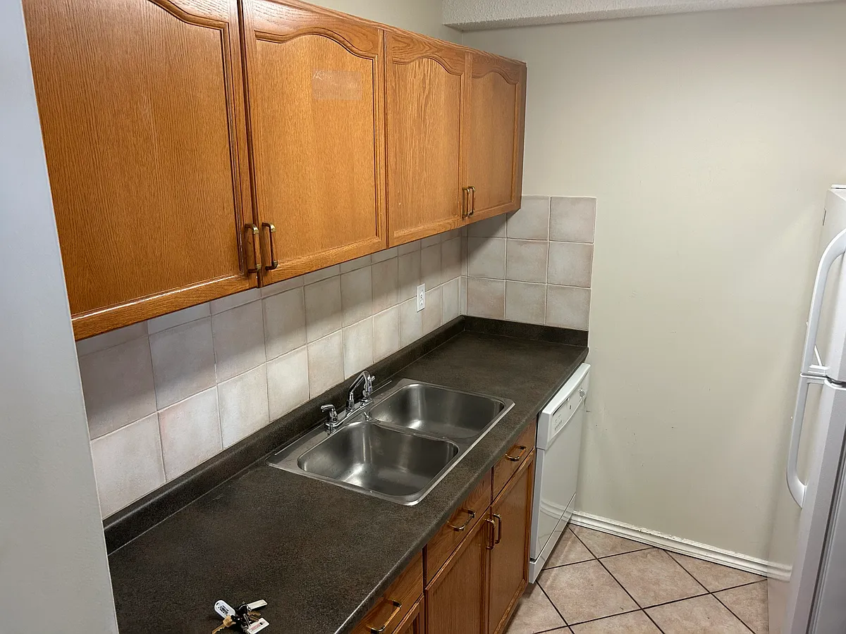 Building Photo - 6720 158th Ave NW #128