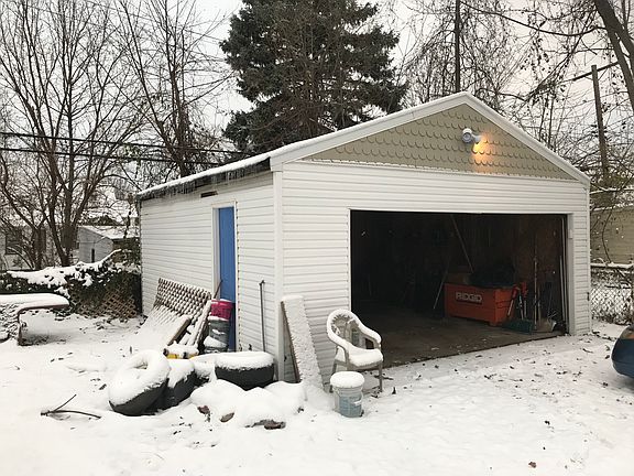 4th image of 3808 E 154th St