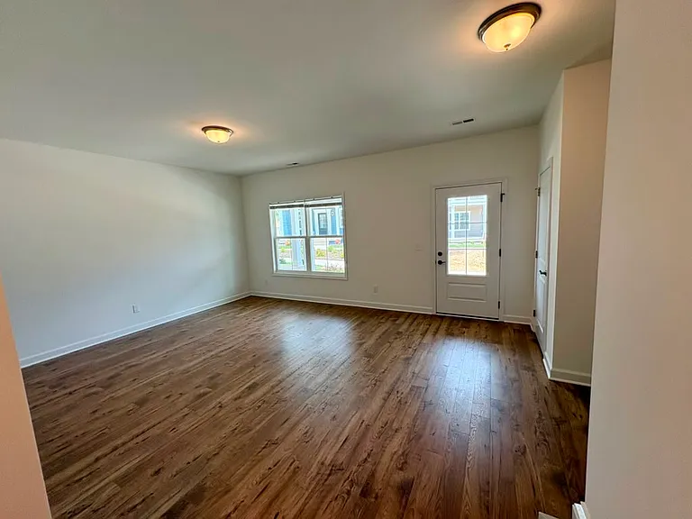 1071 Balsam Ln — Photo 3