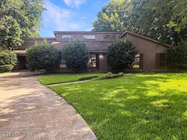 328 Longmeadow Ct S, Ridgeland, MS 39157