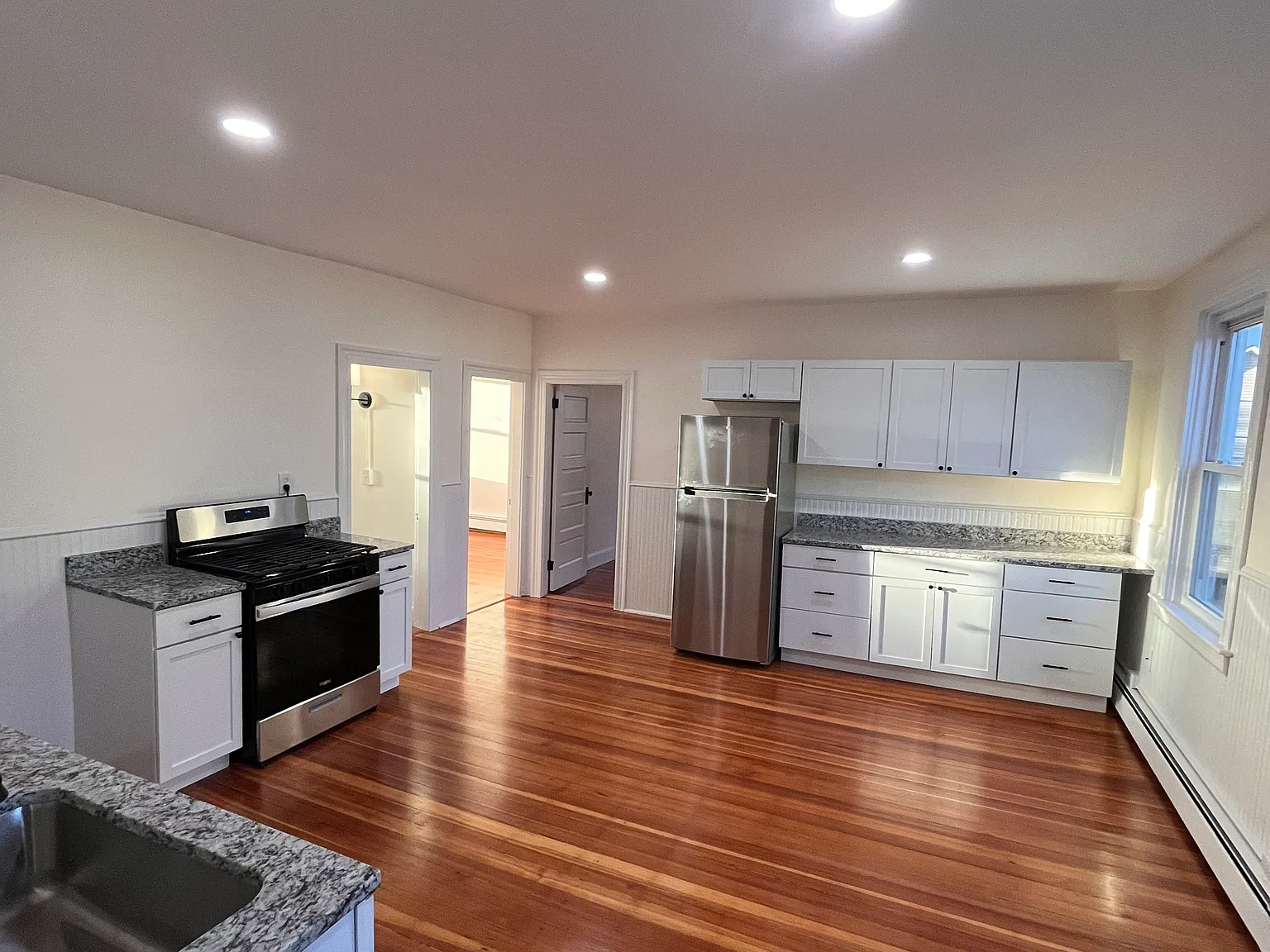 3 bed, 1200 sqft, $2,100 — Photo 1