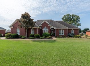 815 Douglas Dr, Lawrenceburg, TN 38464