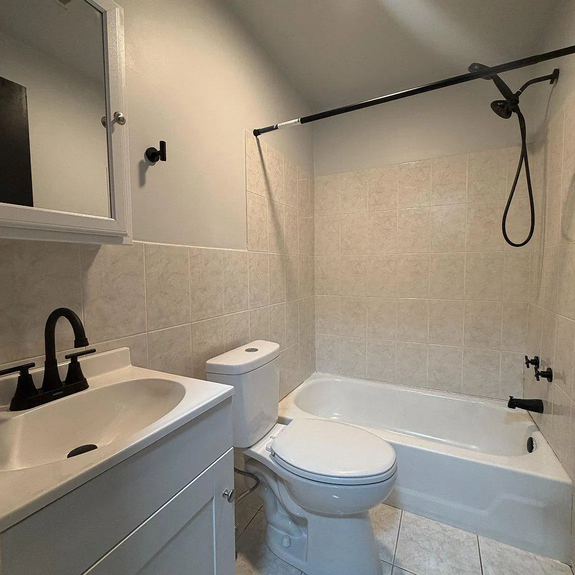 1 bed, 2445 sqft, $1,300 — Photo 2