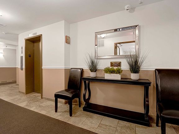 3rd image of 725 W Huntington Commons Rd APT 416