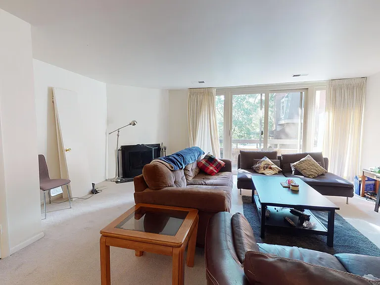1601 S Hayes St #2 — Photo 2