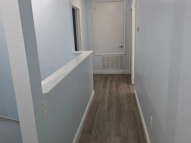 818 Mountbatten Ln — Photo 17