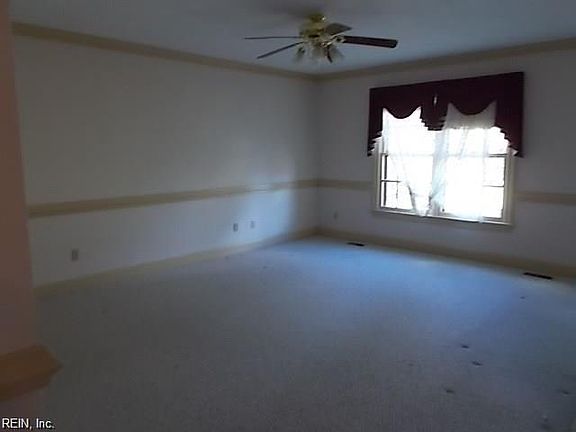 2nd image of 817 Woodrow Ct