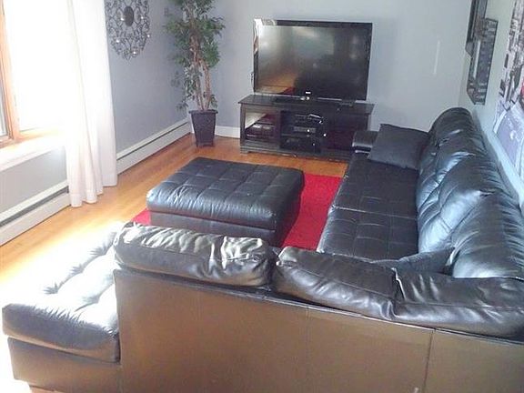 5th image of 4821 Black Oak Dr