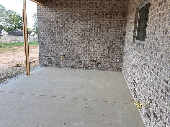 2nd image of 426 Bella Dr