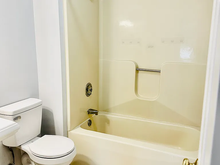 706 E Main St #1A — Photo 11