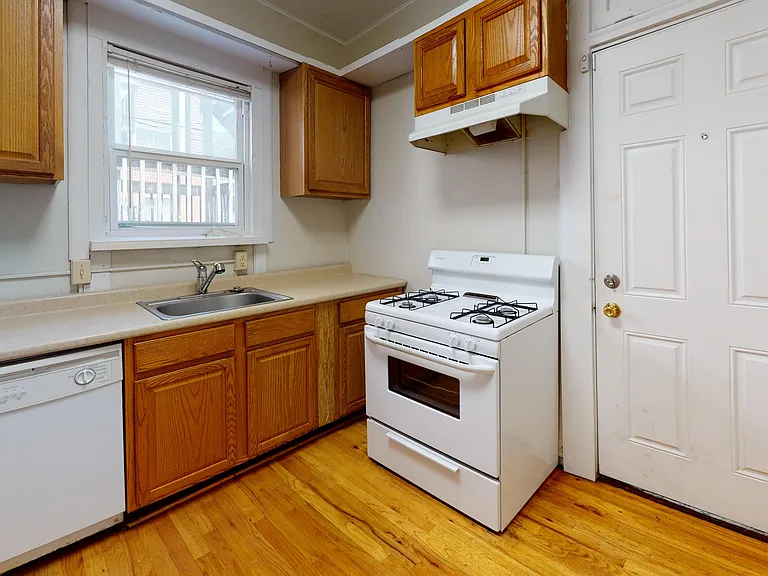 1712 Summit St #A — Photo 10