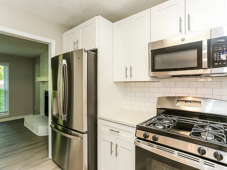 275 Oak St — Photo 10