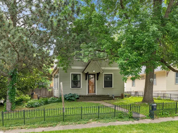 931 40th Pl, Des Moines, IA 50312