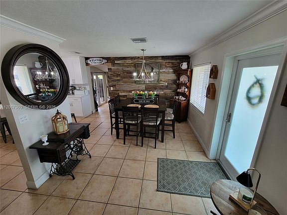 2nd image of 1316 W 61st Pl