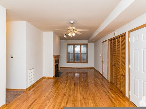 2nd image of 1465 W Cortez St #1R