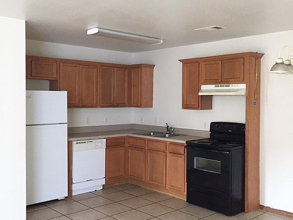 3rd image of 430 E Southern Trace Dr