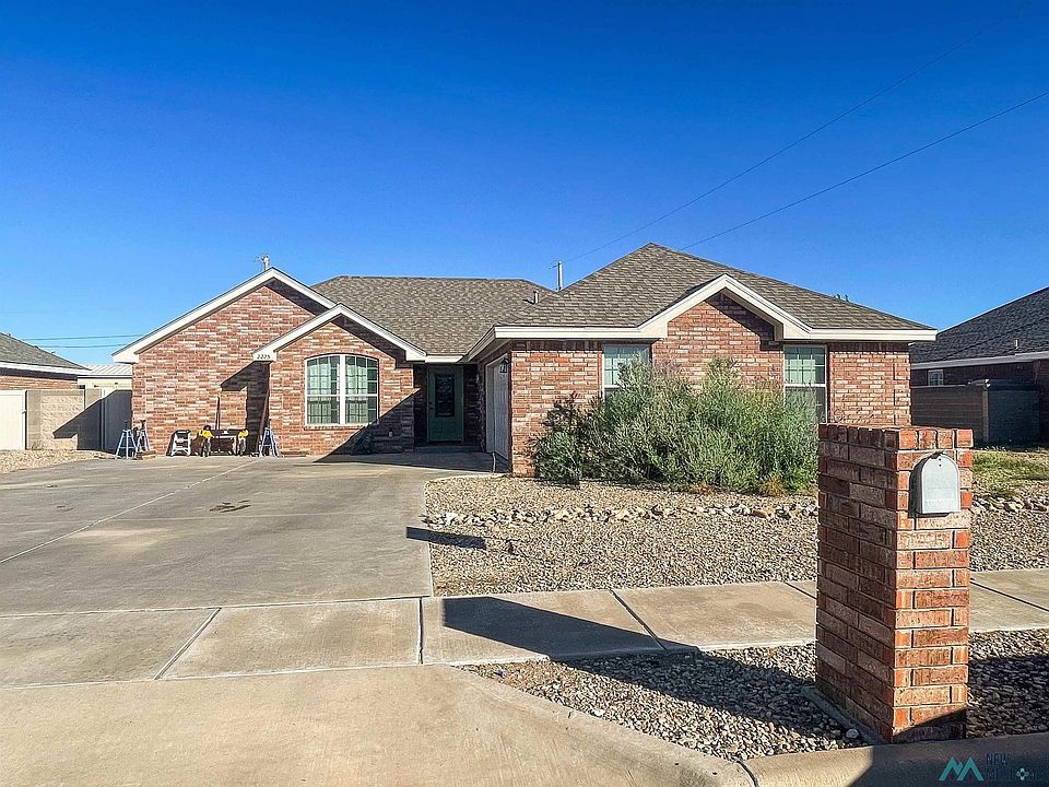 1st image of 2225 Boxwood Cir