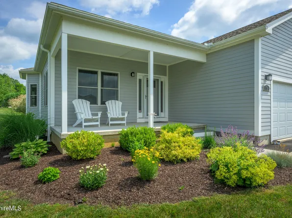 3 Aspen Way, Pittsfield, MA 01201
