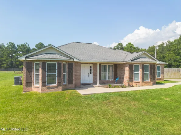 23516 Enchanted Ave, Pass Christian, MS 39571
