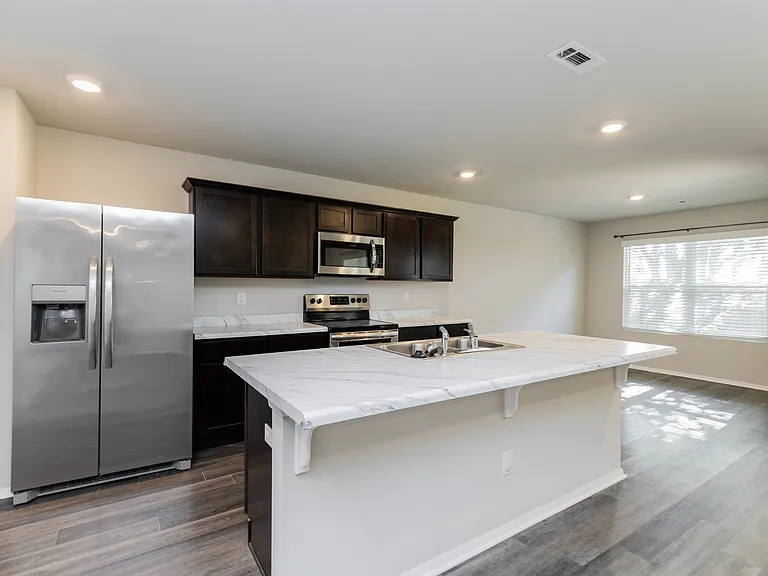 3707 S 1st Pl — Photo 3