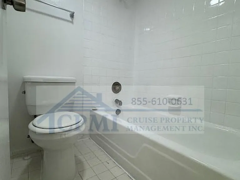 2930 Forest Hills Blvd — Photo 41