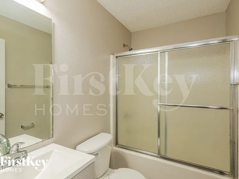 2047 Eclipse Dr — Photo 13