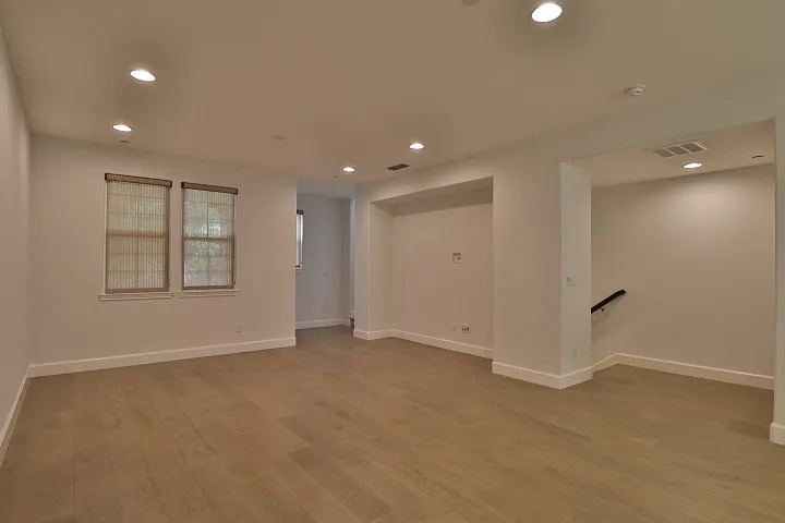 5838 W Las Positas Blvd — Photo 5
