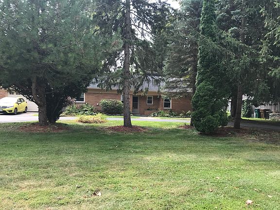 2nd image of 831 W Montclaire Ave