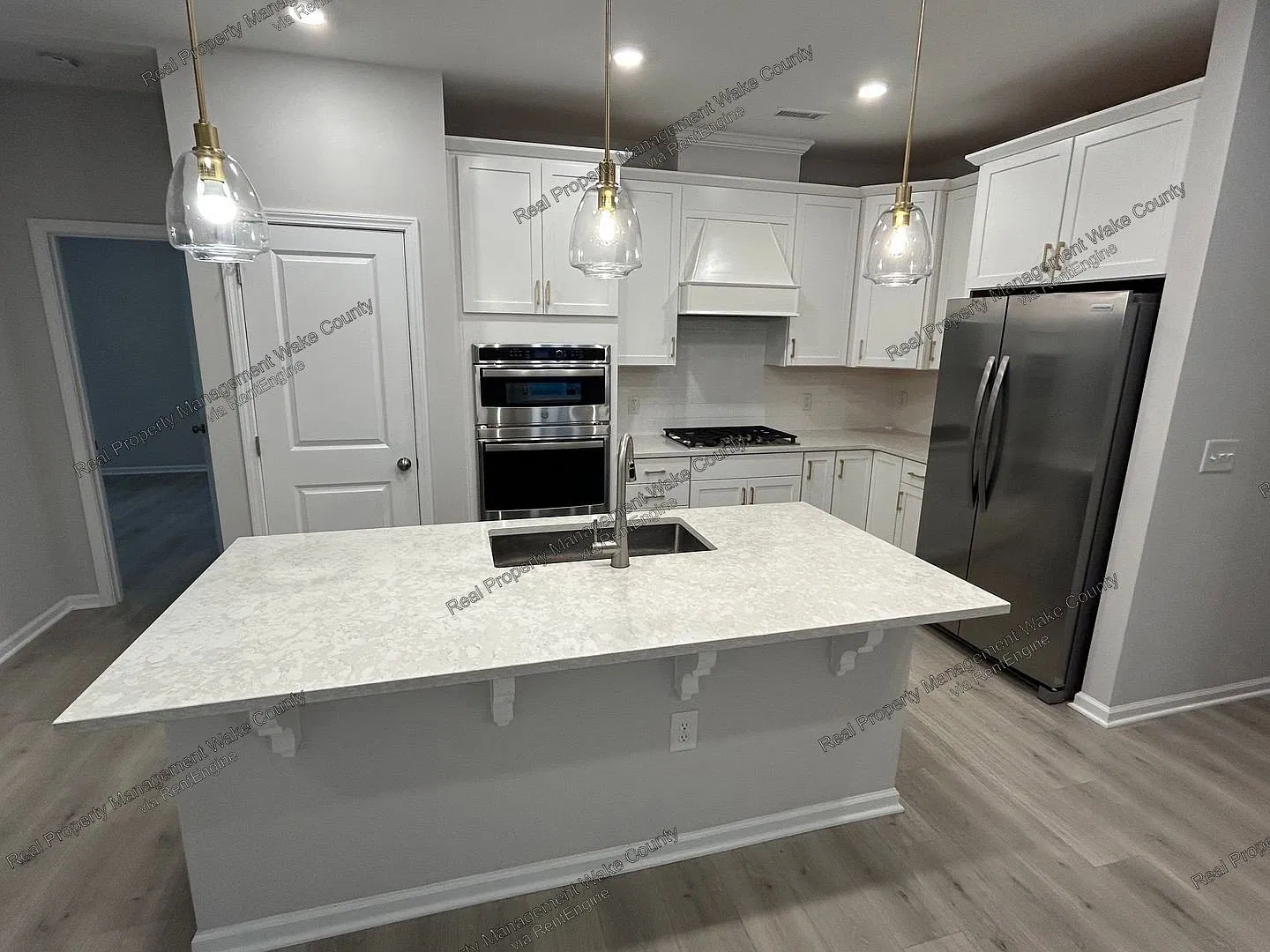 4 bed, 3.5 bath, 2350 sqft, $2,450 — Photo 3