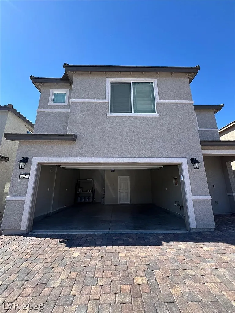 4 bed, 3.0 bath, 2526 sqft, $2,900 — Photo 2