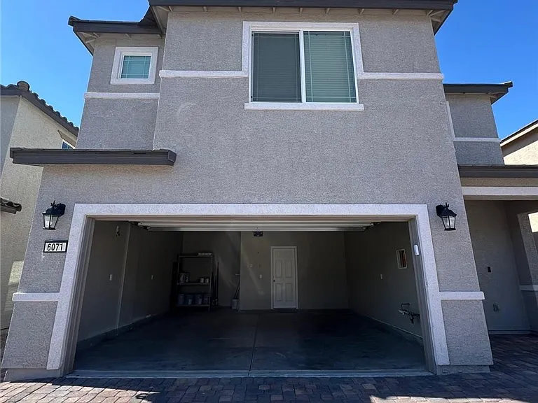 6071 Castle Gardens Ave — Photo 2