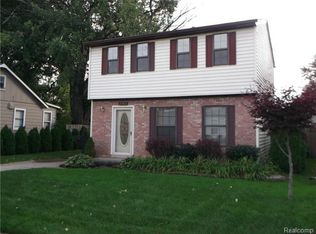 22954 Pleasant St, Saint Clair Shores, MI 48080