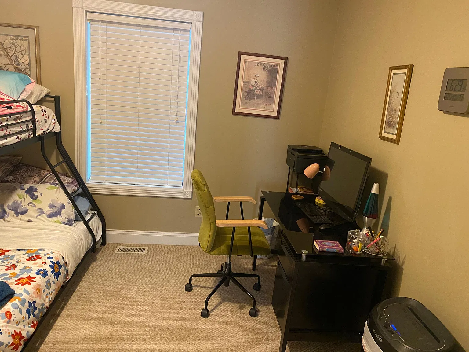 3 bed, $1,900 — Photo 1