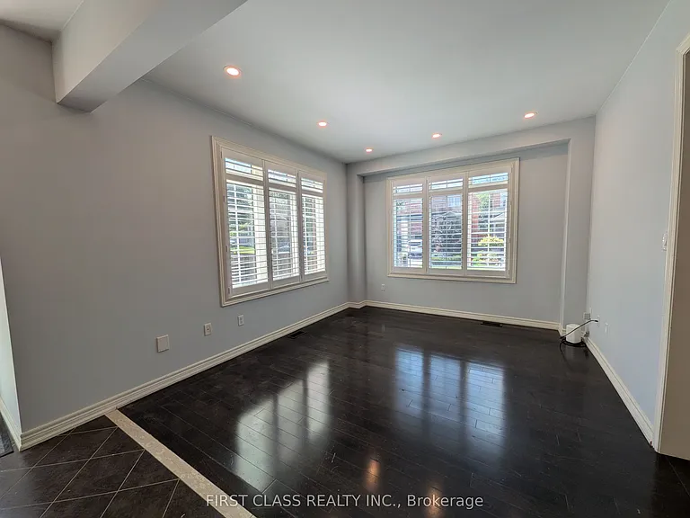 1140 Stuffles Cres — Photo 11