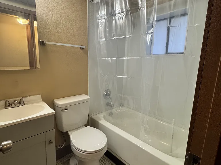 2600 Lake Ave #13 — Photo 7