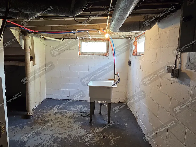15757 Pinehurst St — Photo 27