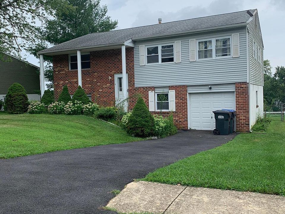 1st image of 525 Erickson Ave