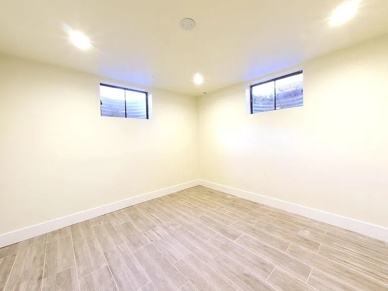 Bedroom #6. Closet to left.