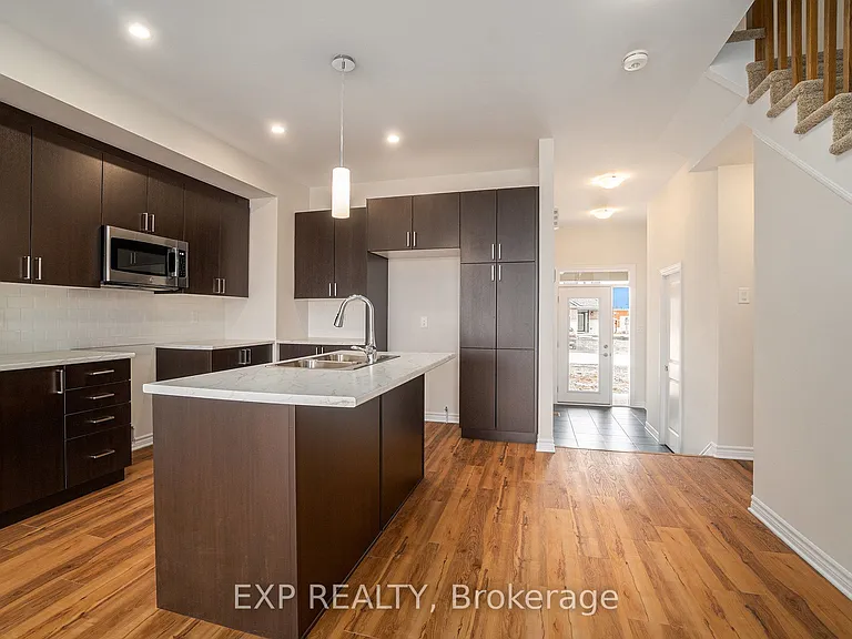 74 Richelieu St — Photo 10
