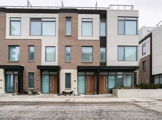 1010 Portage Pkwy #TOWNHOUSE 15, Vaughan, ON L4K 4Z4