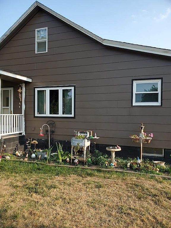 103 3rd St SE, De Smet, SD 57231 Zillow