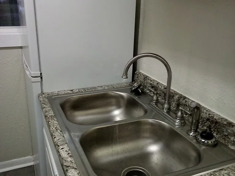 302 Martin Luther King Dr #4 — Photo 4