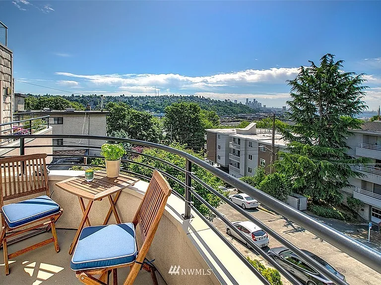 2312 W Boston St #301 — Photo 28