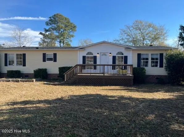 229 Pineview Road, Richlands, NC 28574