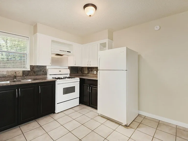 1704 E M Franklin Ave #B — Photo 7