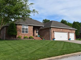 2104 N 9th Ave, Ozark, MO 65721