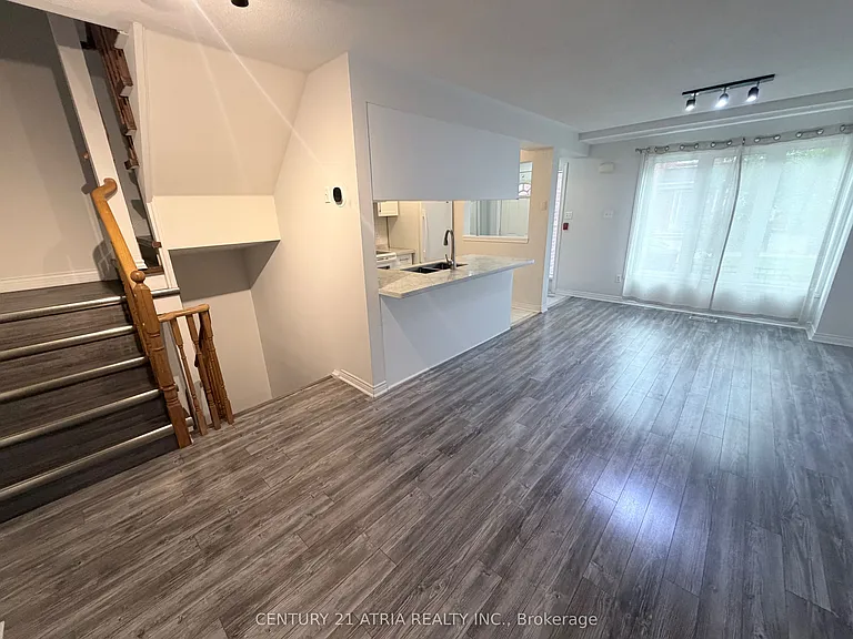 18 Clark Ave W #54 — Photo 3