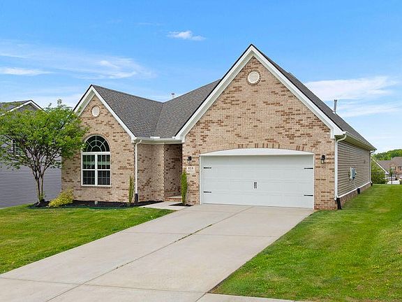 2nd image of 818 Brookwood Ln