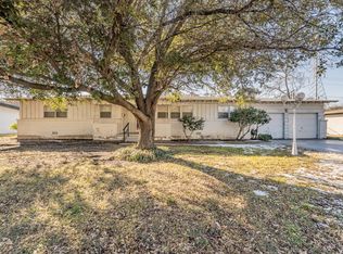 3905 London Ln, Richland Hills, TX 76118