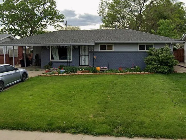 7483 Julian St — Photo 1